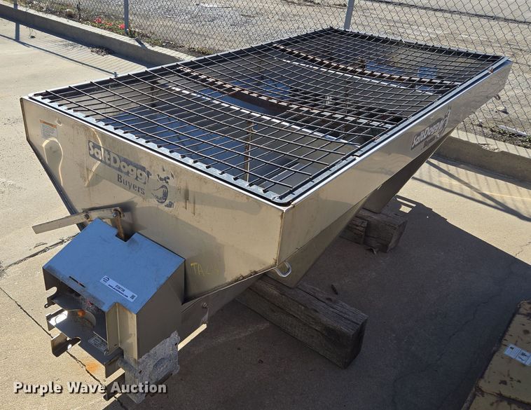 image for item EQ6738 SaltDogg  1400601SS spreader