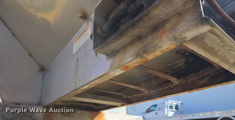 image for item EQ6738 SaltDogg  1400601SS spreader