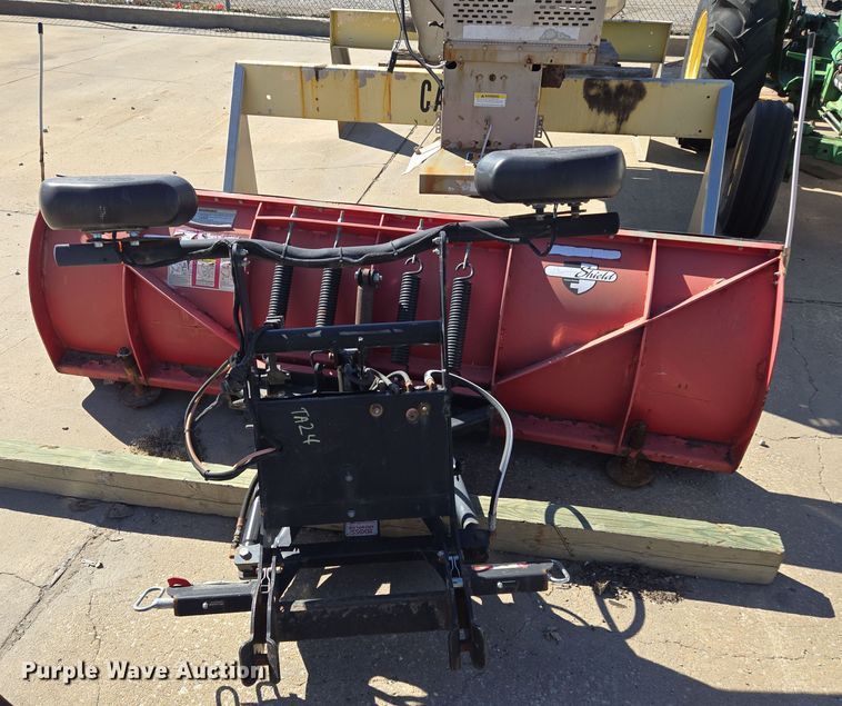 image for item EQ6740 8' W Boss snow plow 