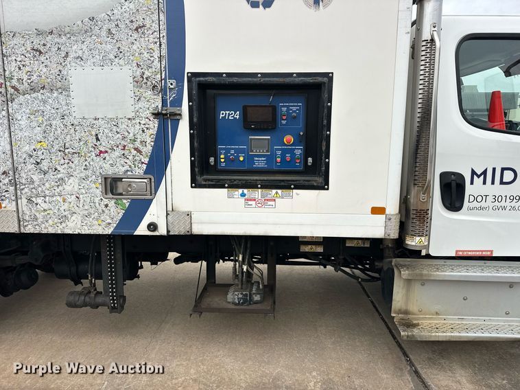 image for item ER4989 2019 Freightliner M2 paper shredder truck