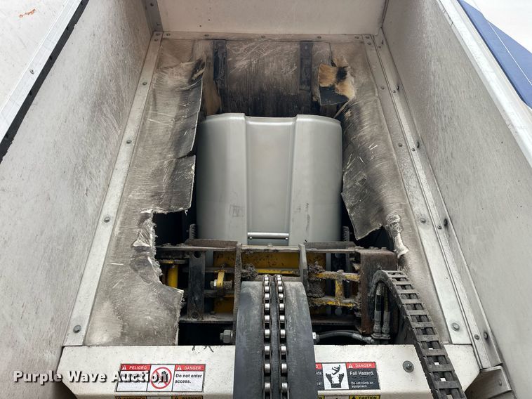 image for item ER4989 2019 Freightliner M2 paper shredder truck