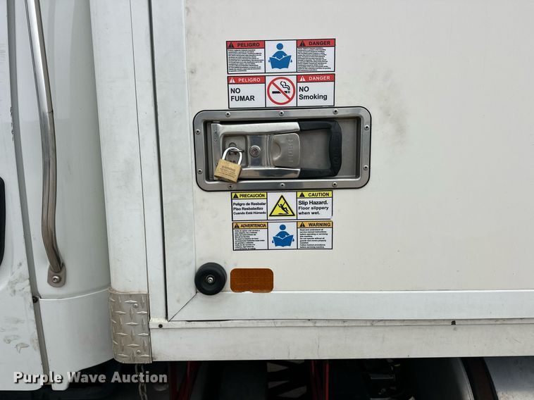 image for item ER4989 2019 Freightliner M2 paper shredder truck