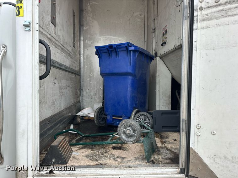 image for item ER4989 2019 Freightliner M2 paper shredder truck