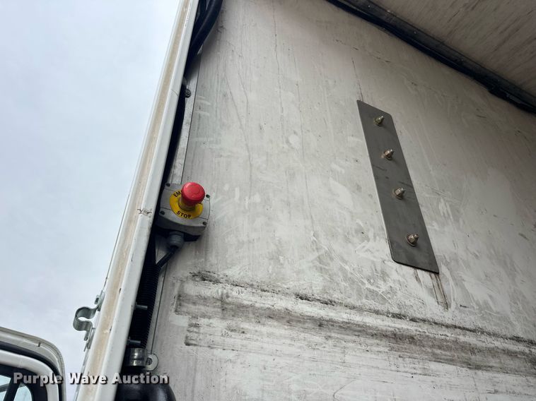 image for item ER4989 2019 Freightliner M2 paper shredder truck