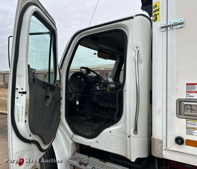 image for item ER4989 2019 Freightliner M2 paper shredder truck