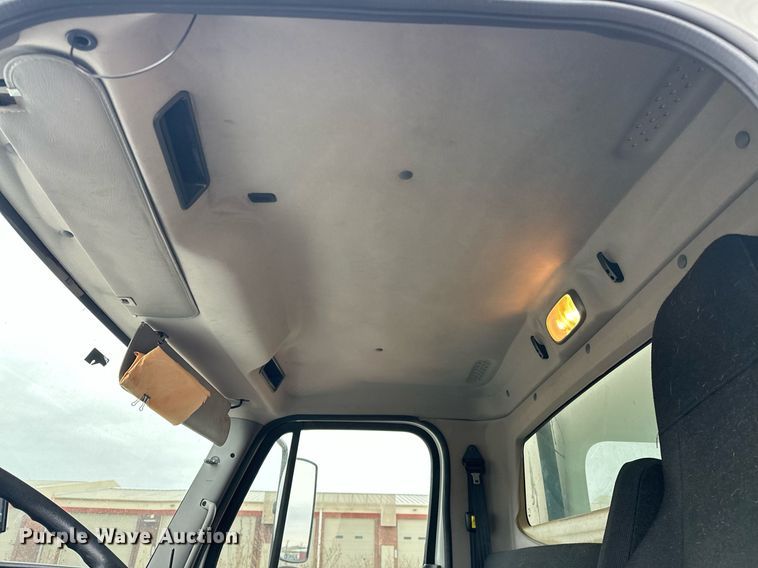 image for item ER4989 2019 Freightliner M2 paper shredder truck