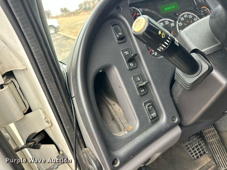 image for item ER4989 2019 Freightliner M2 paper shredder truck