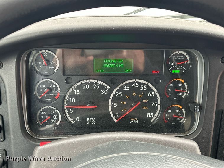 image for item ER4989 2019 Freightliner M2 paper shredder truck