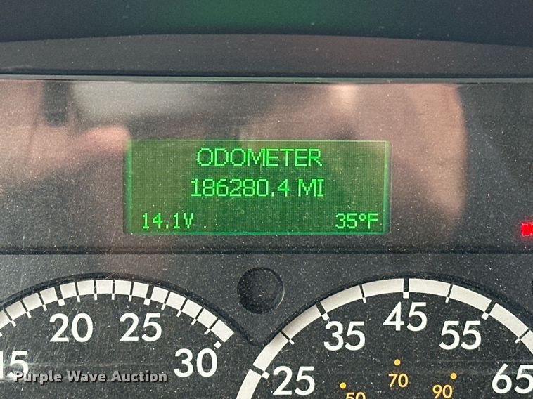 image for item ER4989 2019 Freightliner M2 paper shredder truck