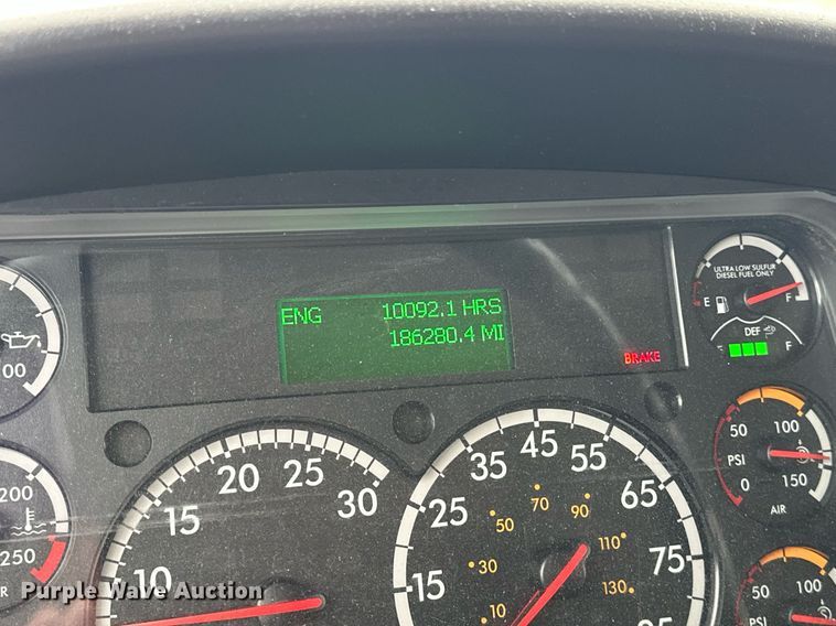 image for item ER4989 2019 Freightliner M2 paper shredder truck