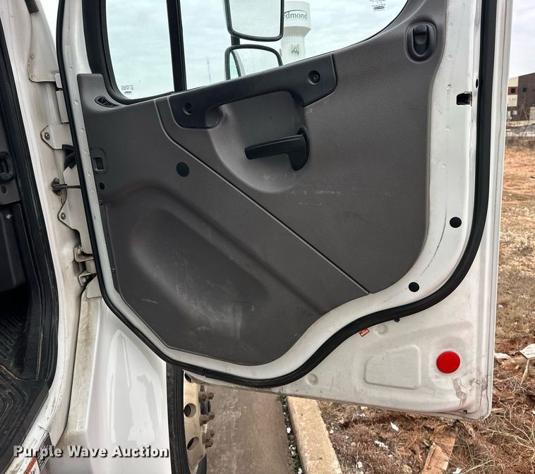 image for item ER4989 2019 Freightliner M2 paper shredder truck