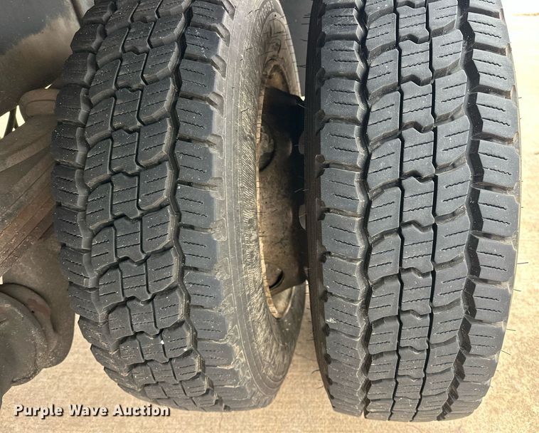 image for item ER4989 2019 Freightliner M2 paper shredder truck