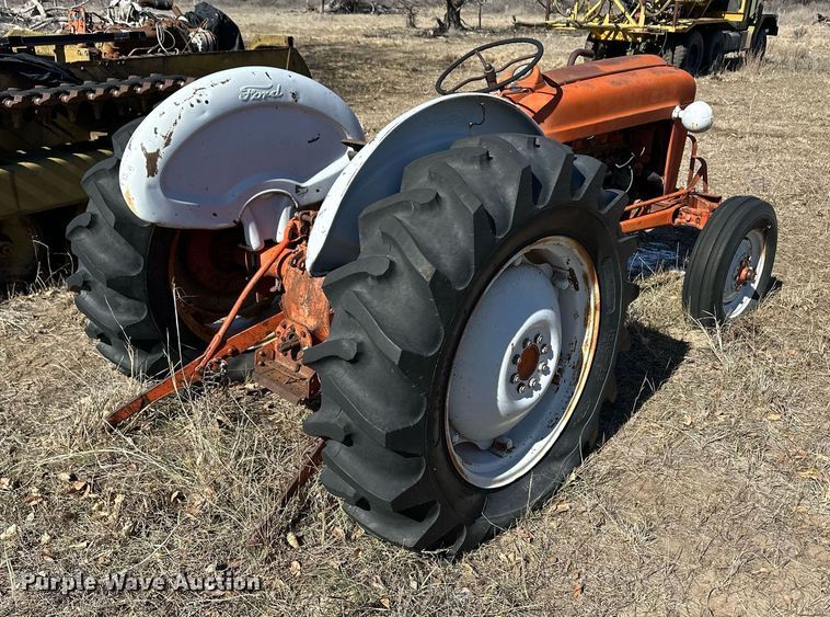 image for item ER8730 1958 Ford 641 tractor