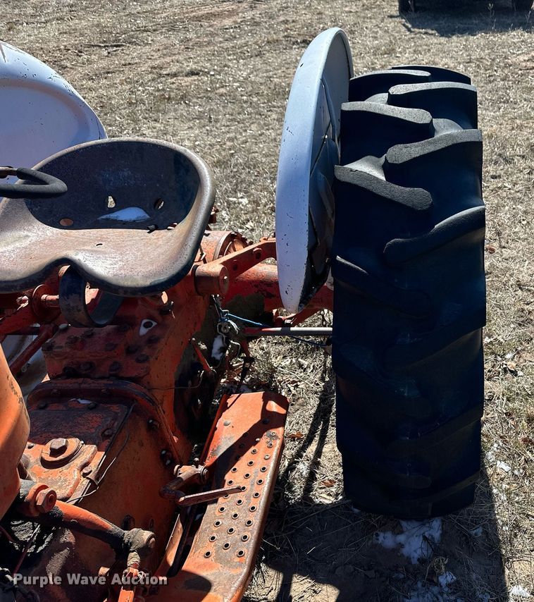 image for item ER8730 1958 Ford 641 tractor
