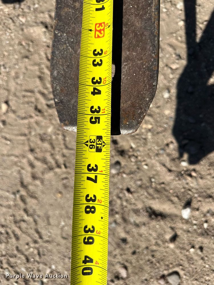 image for item ER8735 Clark forklift