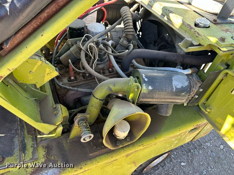 image for item ER8735 Clark forklift