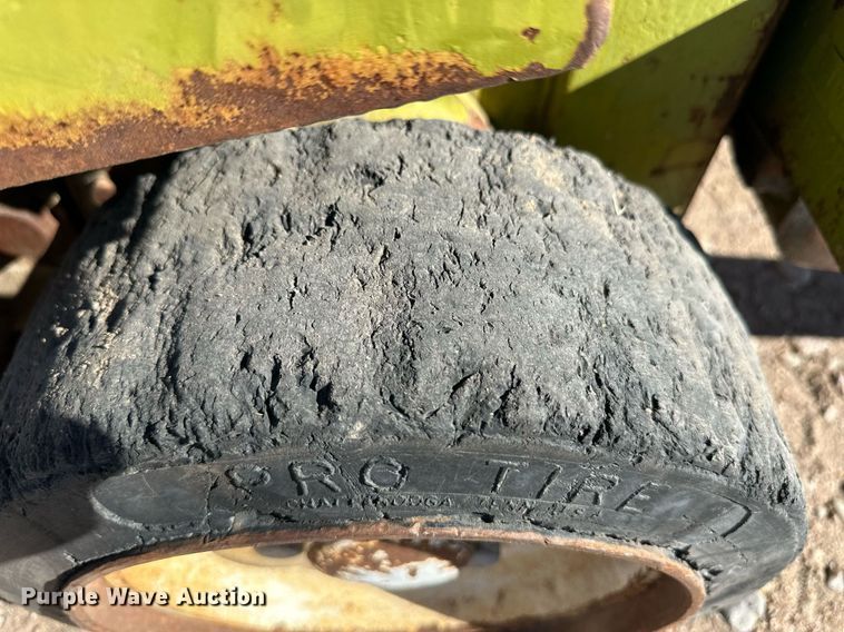 image for item ER8735 Clark forklift