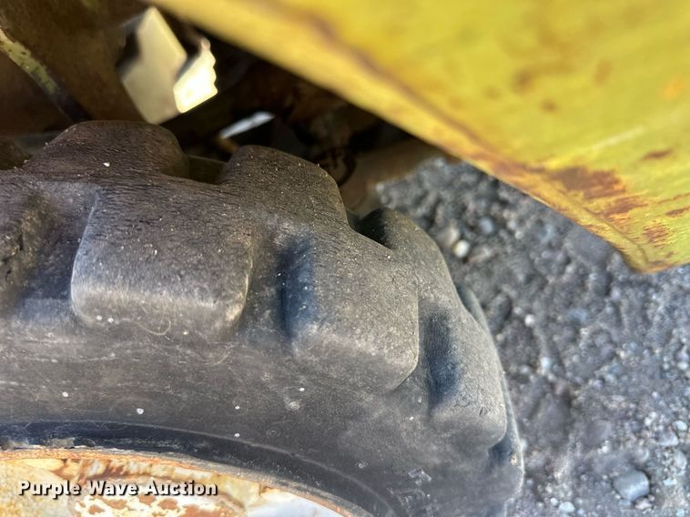 image for item ER8735 Clark forklift