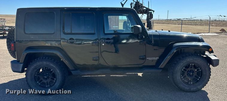 image for item ER8786 2012 Jeep Wrangler Unlimited SUV