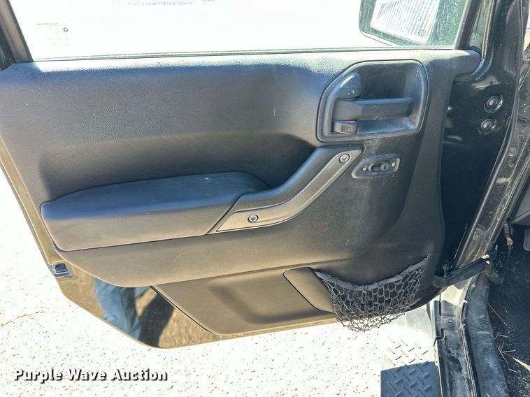 image for item ER8786 2012 Jeep Wrangler Unlimited SUV