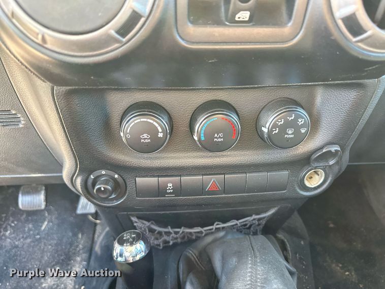 image for item ER8786 2012 Jeep Wrangler Unlimited SUV