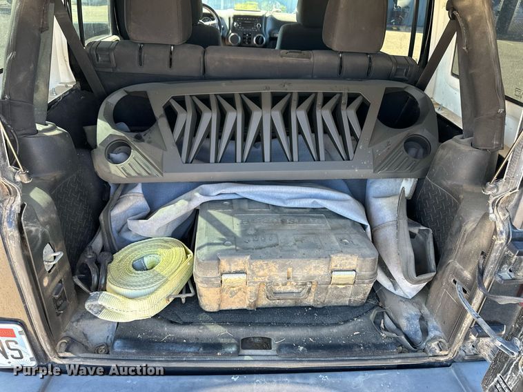 image for item ER8786 2012 Jeep Wrangler Unlimited SUV