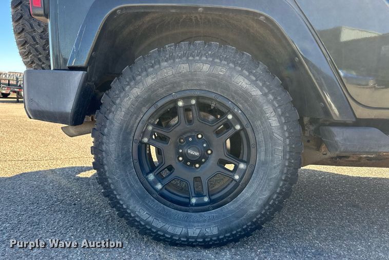 image for item ER8786 2012 Jeep Wrangler Unlimited SUV