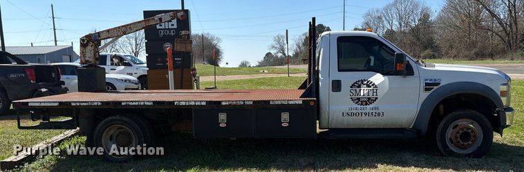 image for item EY9946 2008 Ford F550 Super Duty flatbed truck
