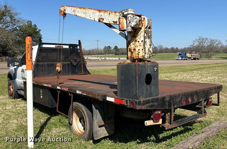 image for item EY9946 2008 Ford F550 Super Duty flatbed truck