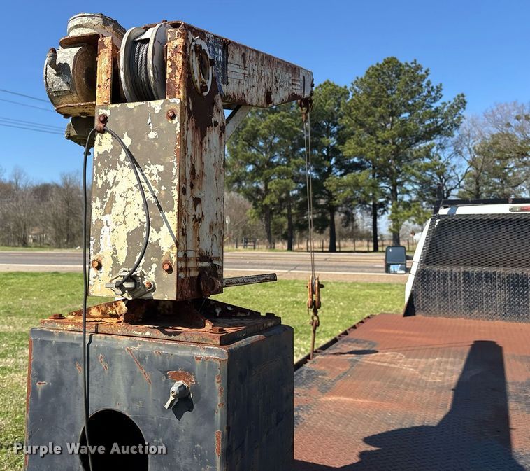 image for item EY9946 2008 Ford F550 Super Duty flatbed truck