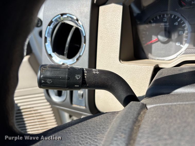 image for item EY9946 2008 Ford F550 Super Duty flatbed truck