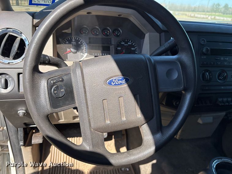 image for item EY9946 2008 Ford F550 Super Duty flatbed truck