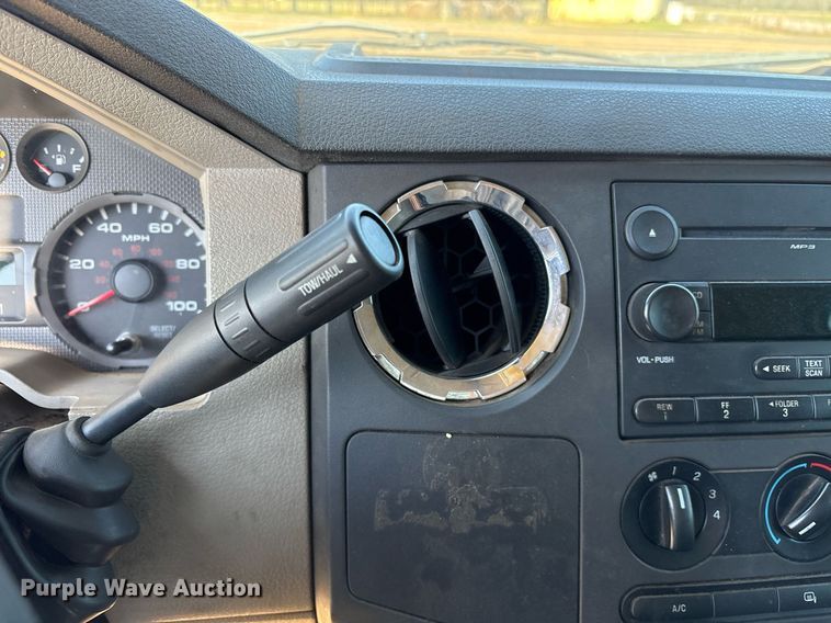 image for item EY9946 2008 Ford F550 Super Duty flatbed truck