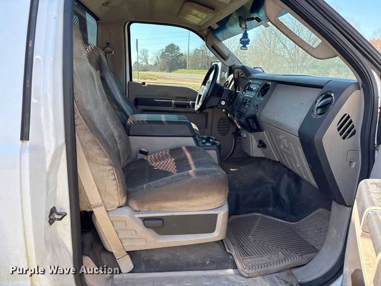 image for item EY9946 2008 Ford F550 Super Duty flatbed truck