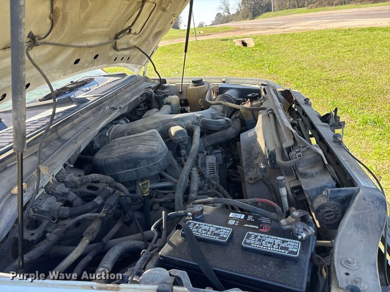 image for item EY9946 2008 Ford F550 Super Duty flatbed truck