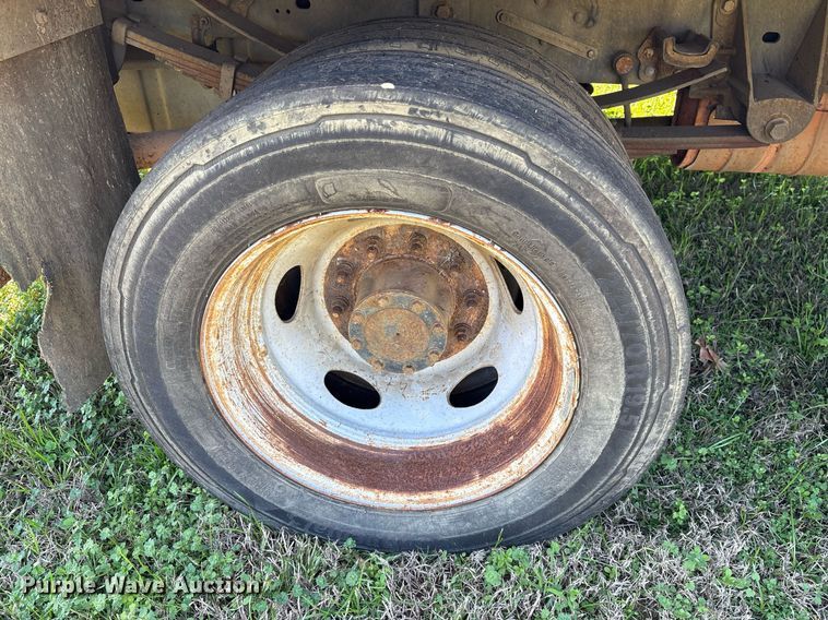 image for item EY9946 2008 Ford F550 Super Duty flatbed truck