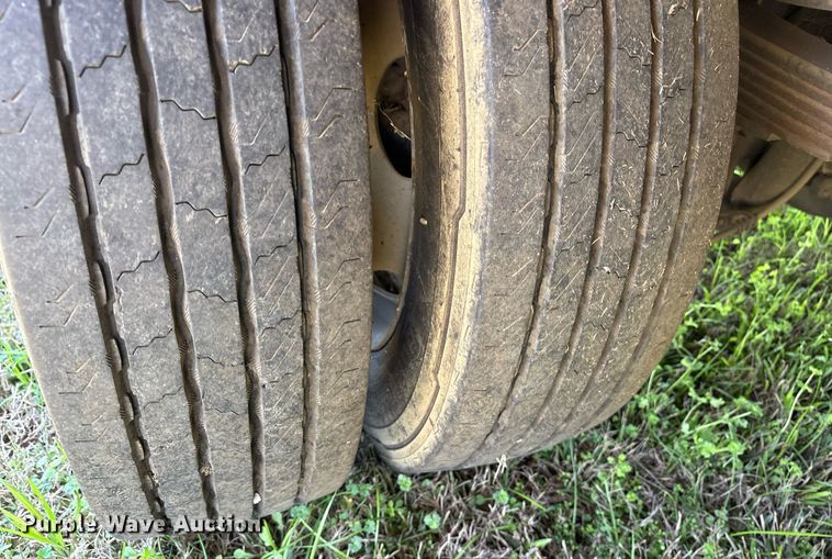 image for item EY9946 2008 Ford F550 Super Duty flatbed truck