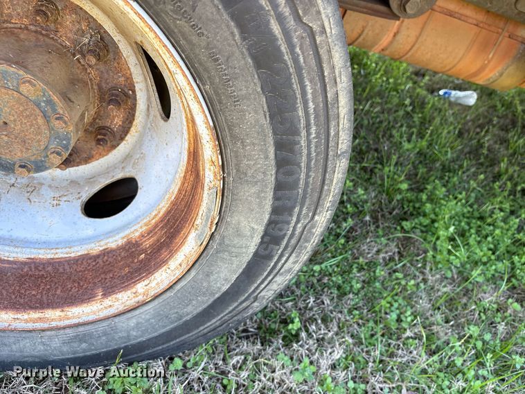 image for item EY9946 2008 Ford F550 Super Duty flatbed truck