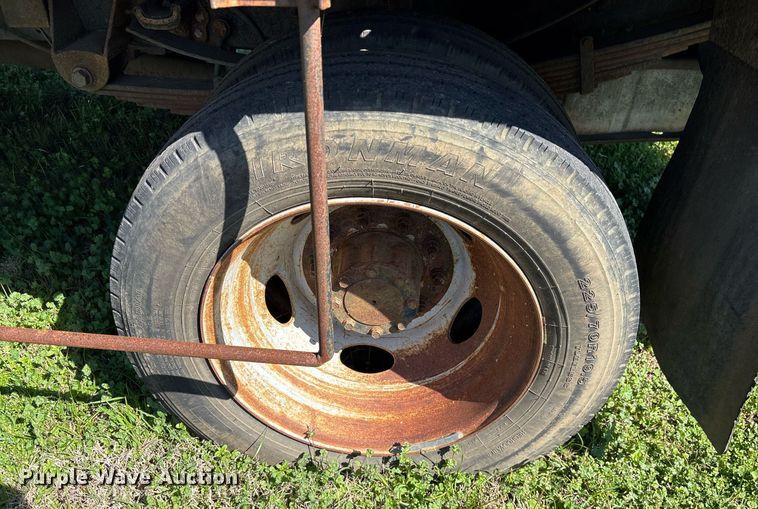 image for item EY9946 2008 Ford F550 Super Duty flatbed truck