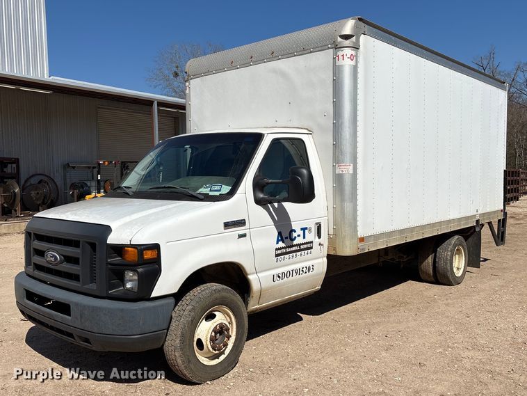 image for item EY9947 2016 Ford E350 Super Duty box truck