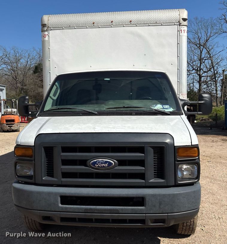 image for item EY9947 2016 Ford E350 Super Duty box truck
