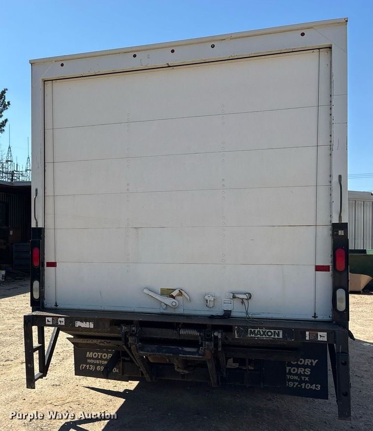 image for item EY9947 2016 Ford E350 Super Duty box truck