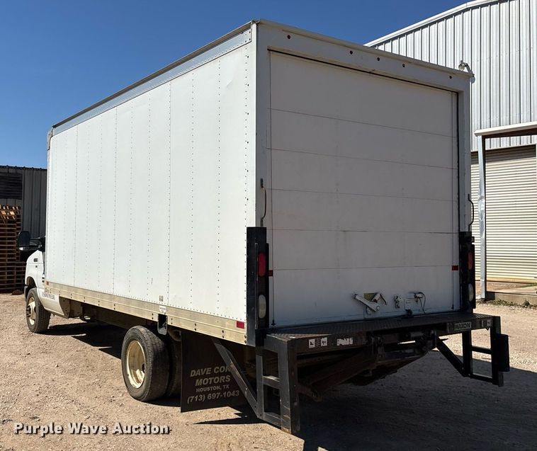 image for item EY9947 2016 Ford E350 Super Duty box truck