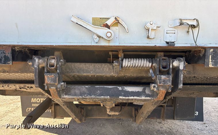 image for item EY9947 2016 Ford E350 Super Duty box truck