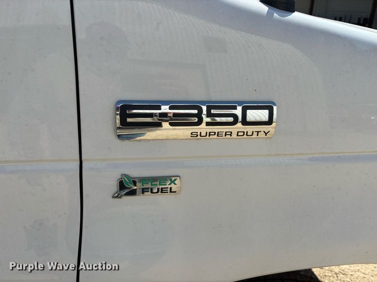 image for item EY9947 2016 Ford E350 Super Duty box truck