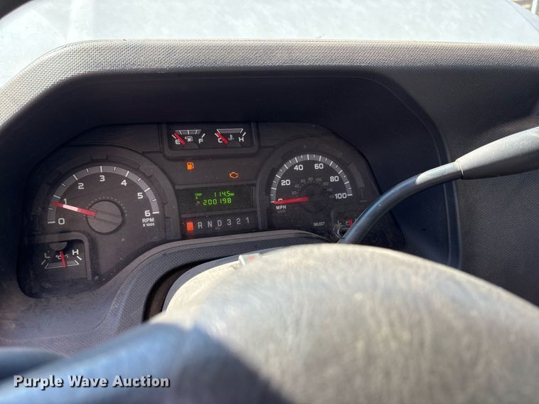 image for item EY9947 2016 Ford E350 Super Duty box truck