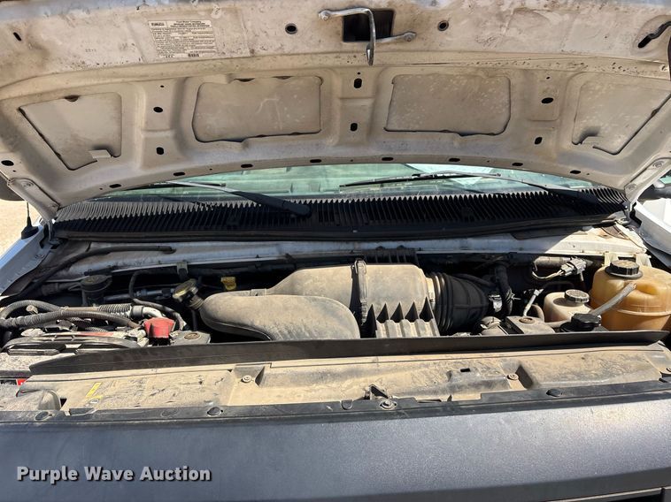 image for item EY9947 2016 Ford E350 Super Duty box truck