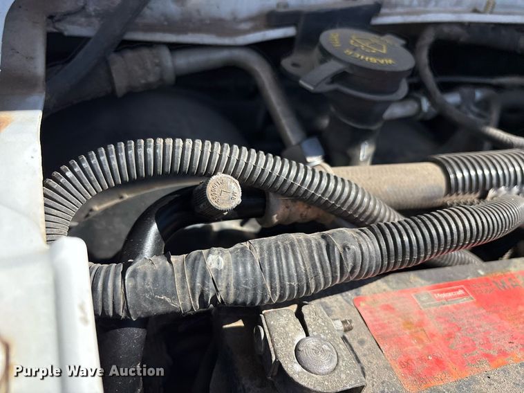 image for item EY9947 2016 Ford E350 Super Duty box truck