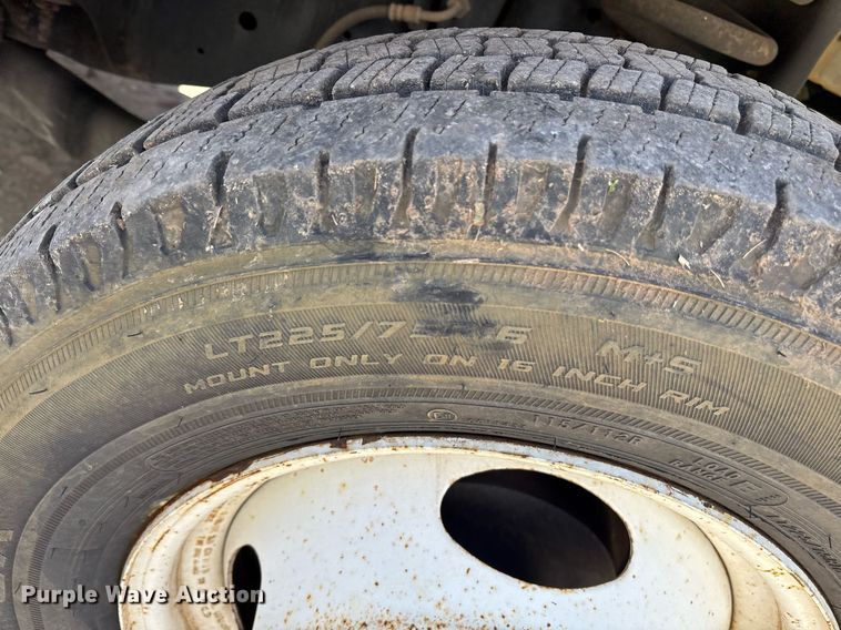 image for item EY9947 2016 Ford E350 Super Duty box truck