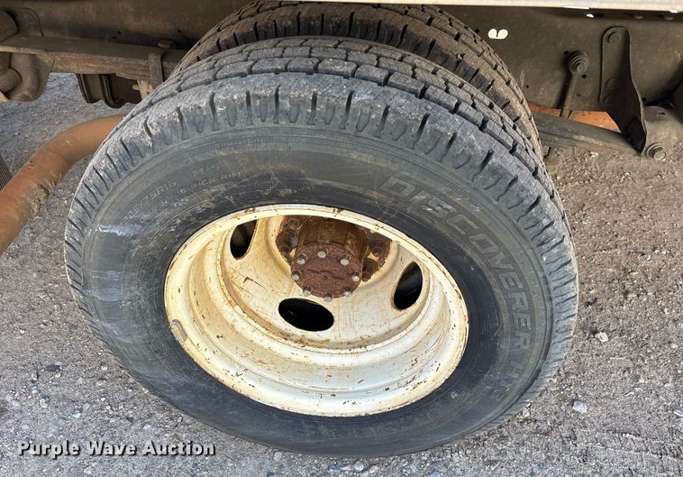 image for item EY9947 2016 Ford E350 Super Duty box truck